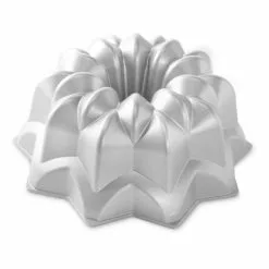 Nordic Ware Vintage Star Bundt® Pan